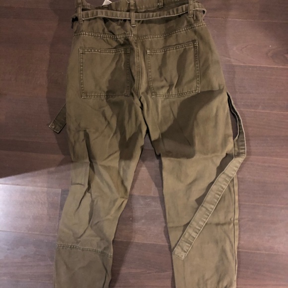 Cargo Capri pants with Tie - Picture 3 of 4